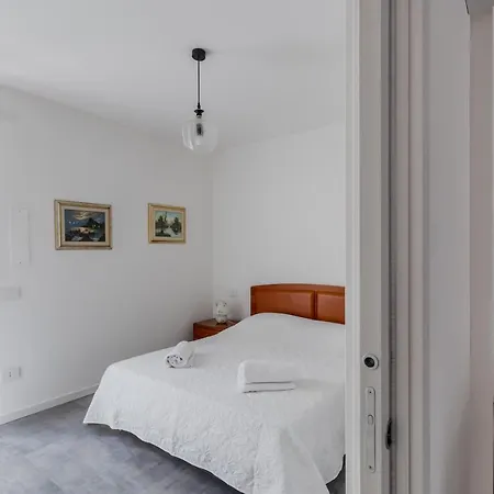 Apartment Marcellina Modern Apt With Private Parking!